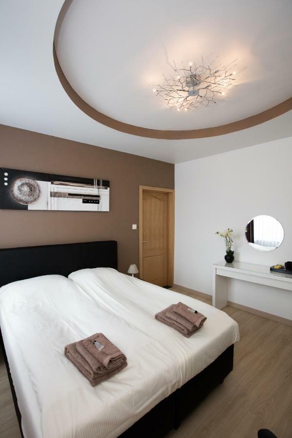 Bed and Breakfast Elysian Ипр Экстерьер фото