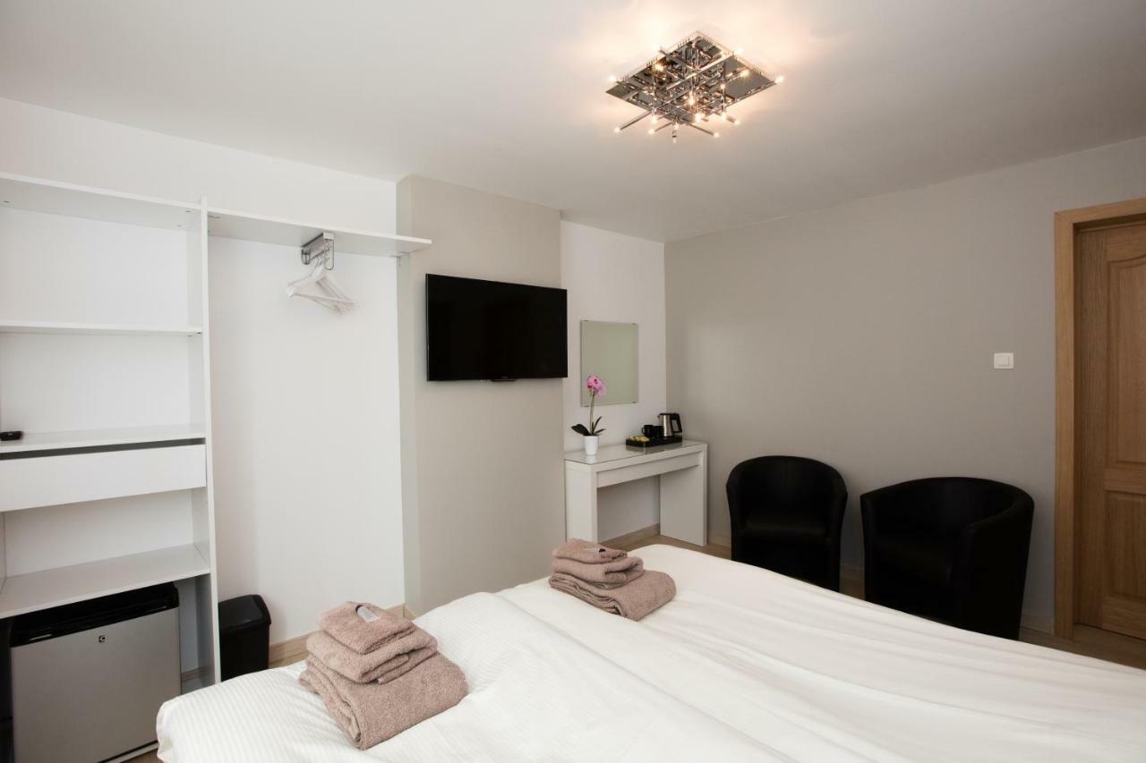 Bed and Breakfast Elysian Ипр Экстерьер фото